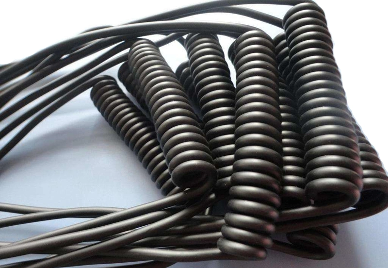 UL産業コイル状の螺線形の引き込み式力のばねのプッシュ プル巻き毛のコードの電気電気ケーブルワイヤー